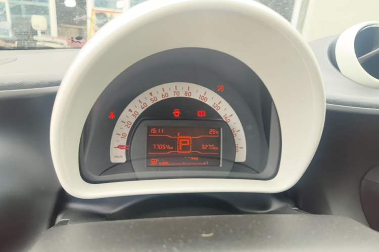 Used smart forfour 2018 1.0L 52 kW Dynamic Edition Instrument Cluster