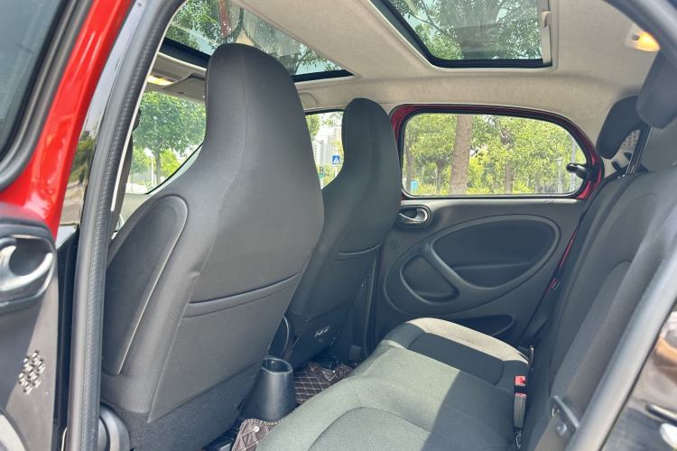 Used smart forfour 2018 1.0L 52kW Passion Edition Interior 1
