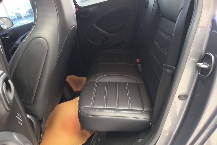 Used smart forfour 2018 1.0L 52 kW Dynamic Edition Interior 1