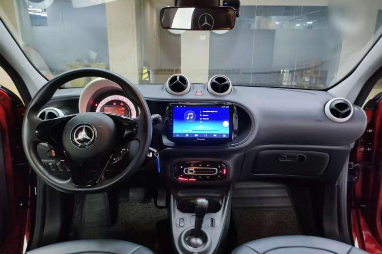 Used smart forfour 2018 1.0L 52 kW Dynamic Edition Interior 1