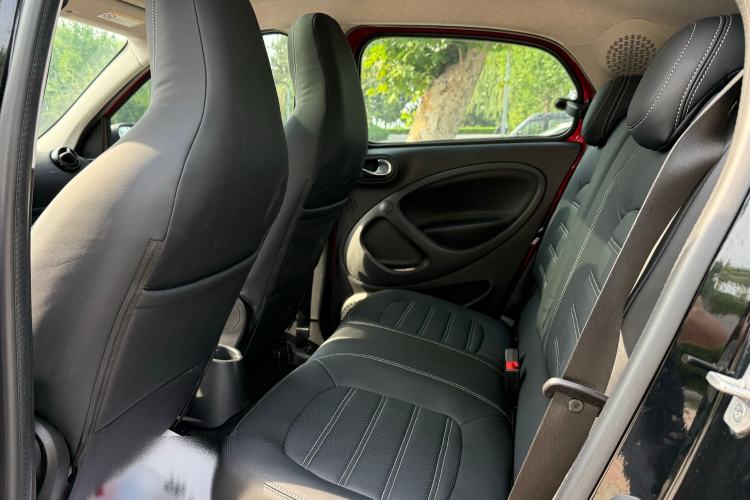 Used smart forfour 2018 1.0L 52kW Passion Edition Interior 2