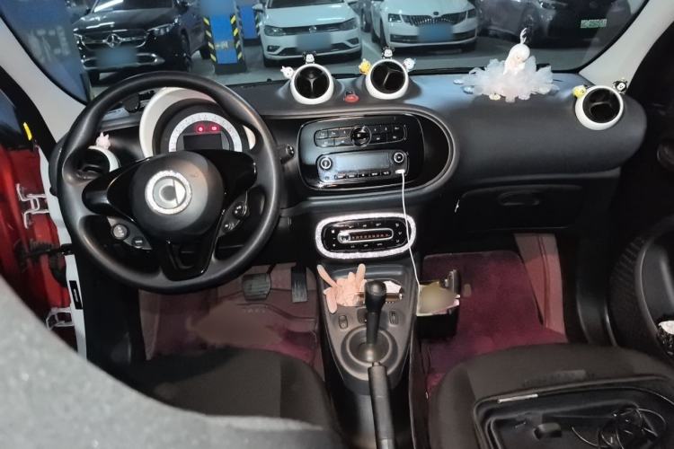 Used smart forfour 2018 1.0L 52 kW Dynamic Edition Interior 2