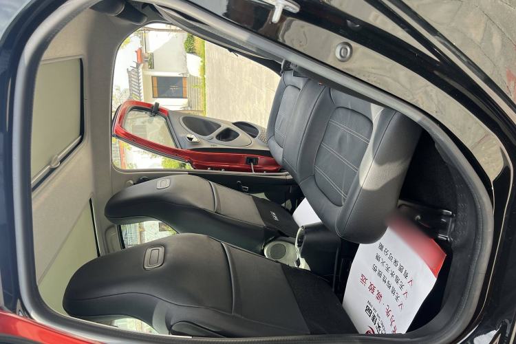 Used smart forfour 2018 0.9T 66 kW Pioneer Edition Interior 3