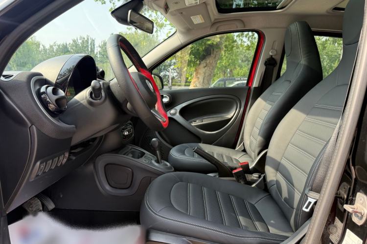 Used smart forfour 2018 1.0L 52kW Passion Edition Interior 3