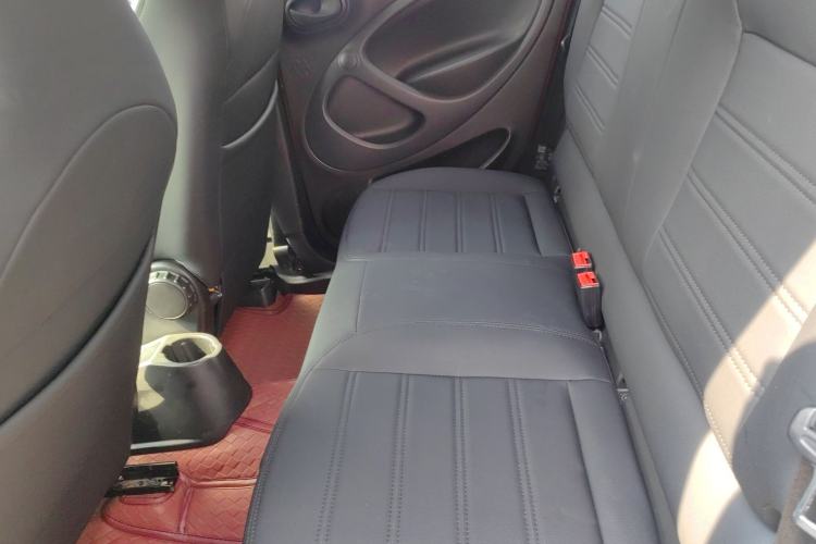 Used smart forfour 2018 1.0L 52 kW Dynamic Edition Interior 3