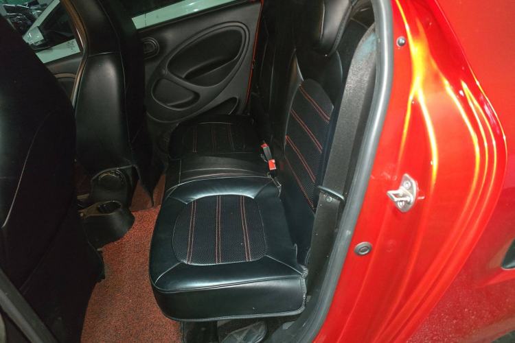 Used smart forfour 2018 1.0L 52 kW Dynamic Edition Interior 4