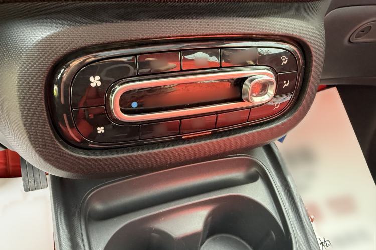 Used smart forfour 2018 1.0L 52kW Passion Edition Interior 5
