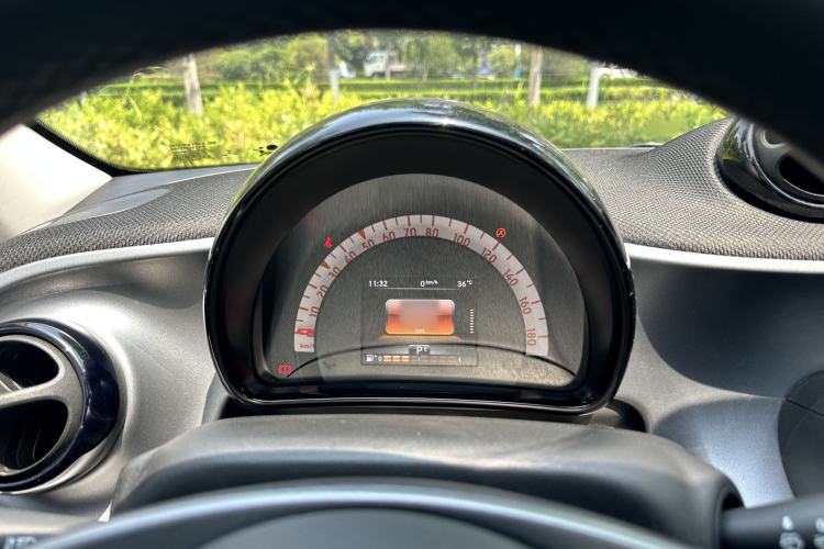 Used smart forfour 2018 1.0L 52kW Passion Edition Interior 5