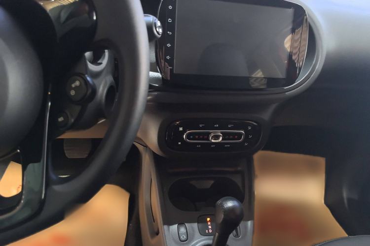 Used smart forfour 2018 1.0L 52 kW Dynamic Edition Interior 5