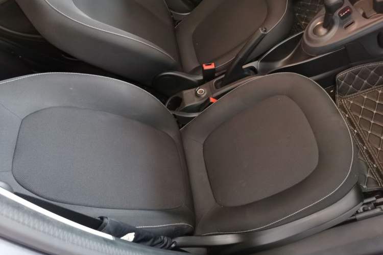 Used smart forfour 2018 1.0L 52kW Passion Edition Interior 6