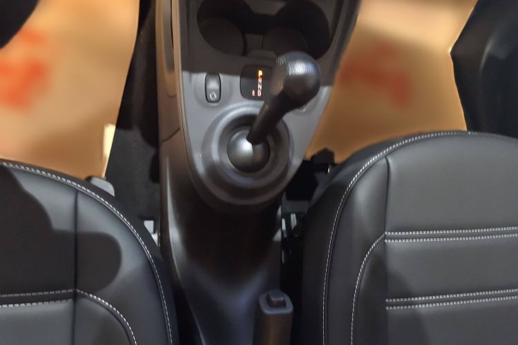 Used smart forfour 2018 1.0L 52 kW Dynamic Edition Interior 6