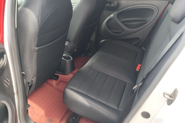Used smart forfour 2018 1.0L 52 kW Dynamic Edition Interior 6