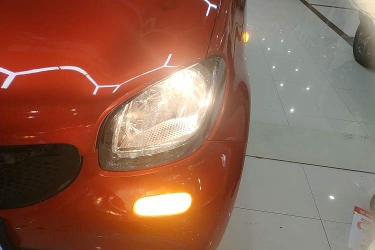Used smart forfour 2018 1.0L 52 kW Dynamic Edition Left Front Headlight