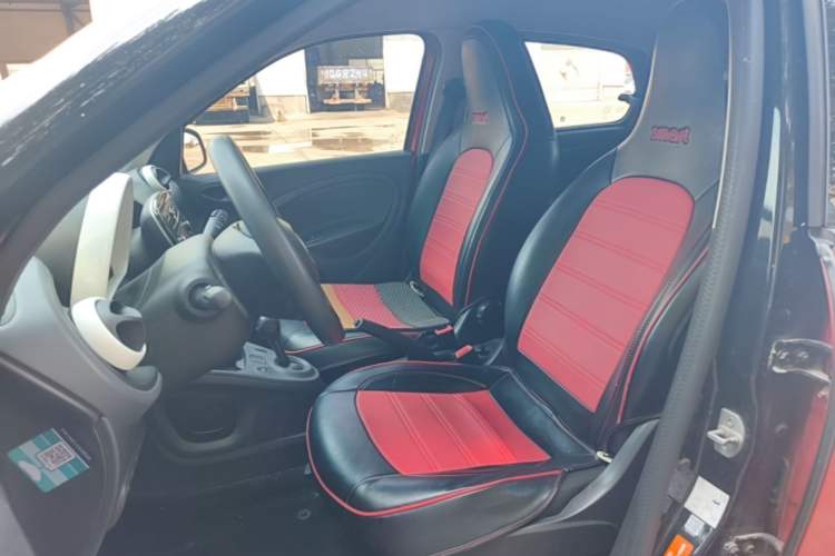 Used smart forfour 2018 1.0L 52 kW Dynamic Edition Left Front Seat