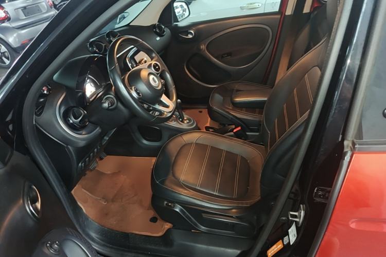 Used smart forfour 2018 0.9T 66 kW Pioneer Edition Left Front Seat