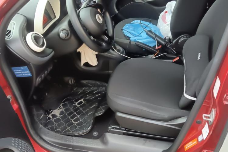 Used smart forfour 2018 1.0L 52 kW Dynamic Edition Left Front Seat