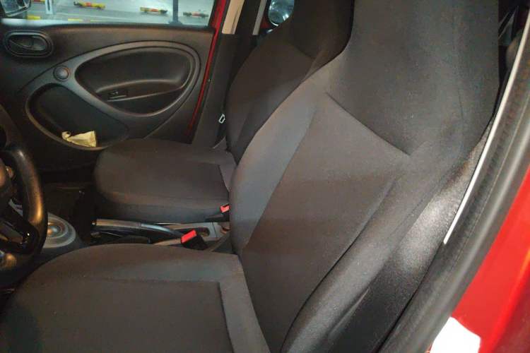 Used smart forfour 2018 1.0L 52 kW Dynamic Edition Left Front Seat