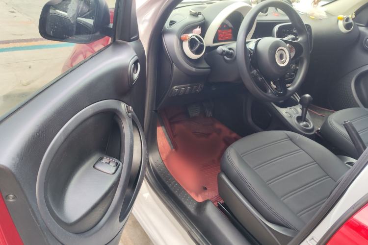 Used smart forfour 2018 1.0L 52 kW Dynamic Edition Left Front Seat