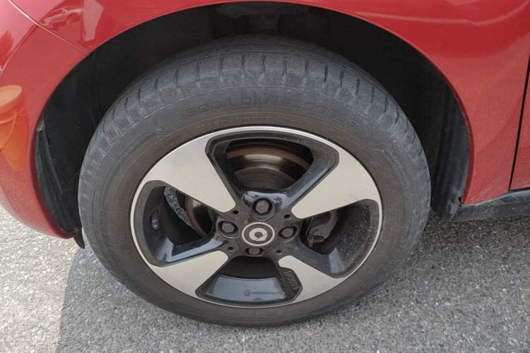 Used smart forfour 2018 1.0L 52kW Passion Edition Left Front Wheel Hub