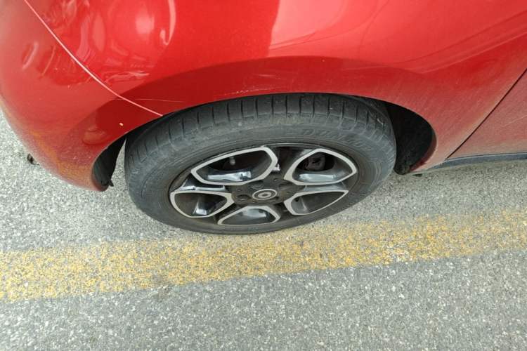 Used smart forfour 2018 1.0L 52kW Passion Edition Left Front Wheel Hub