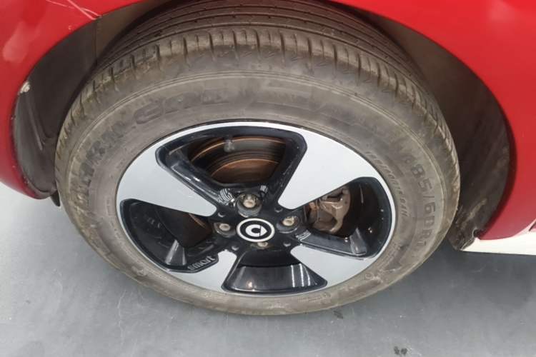 Used smart forfour 2018 1.0L 52kW Passion Edition Left Front Wheel Hub