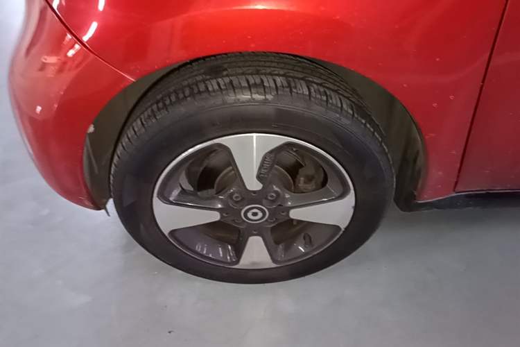 Used smart forfour 2018 0.9T 66 kW Fashion Edition Left Front Wheel Hub