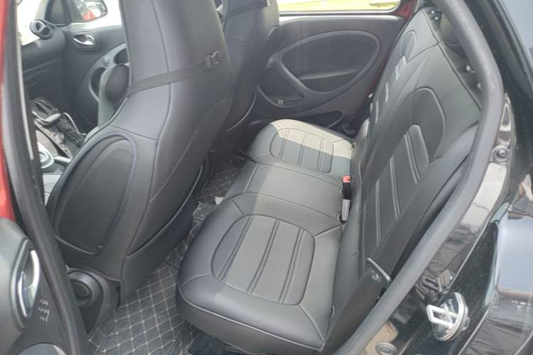 Used smart forfour 2018 1.0L 52kW Passion Edition Left Rear Seat