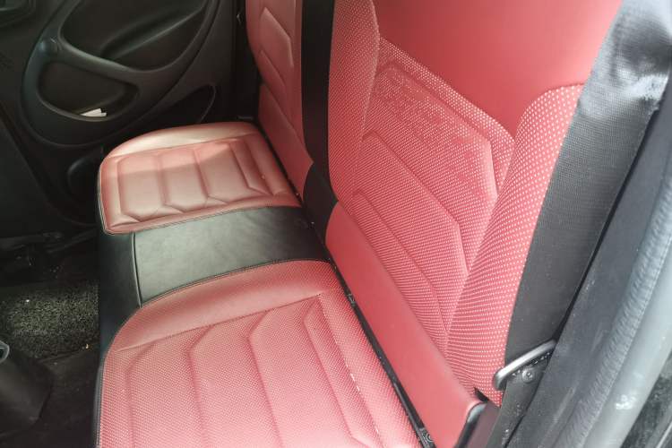 Used smart forfour 2018 1.0L 52 kW Dynamic Edition Left Rear Seat