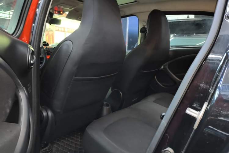 Used smart forfour 2018 1.0L 52kW Passion Edition Left Rear Seat
