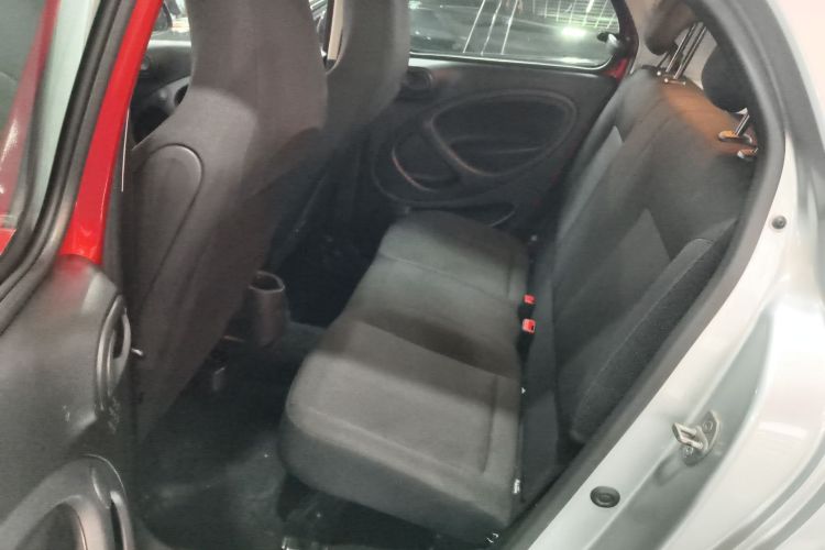 Used smart forfour 2018 1.0L 52 kW Dynamic Edition Left Rear Seat