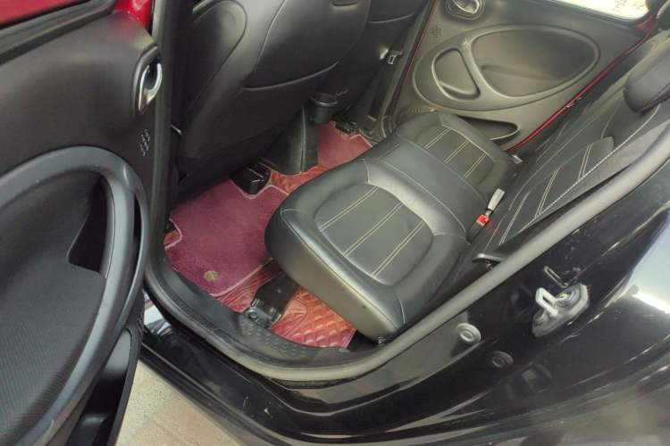 Used smart forfour 2018 0.9T 66 kW Pioneer Edition Left Rear Seat