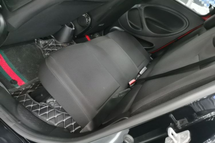 Used smart forfour 2018 1.0L 52 kW Dynamic Edition Left Rear Seat