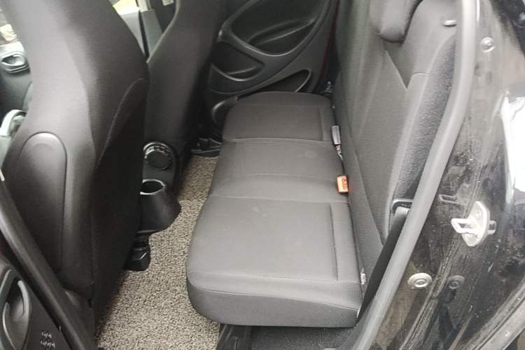 Used smart forfour 2018 1.0L 52 kW Dynamic Edition Left Rear Seat