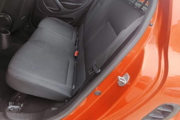 Used smart forfour 2018 1.0L 52 kW Dynamic Edition Left Rear Seat