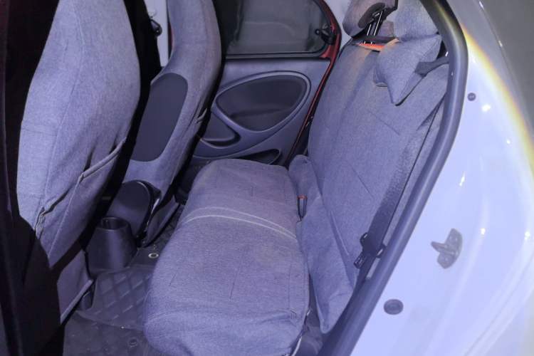 Used smart forfour 2018 1.0L 52kW Passion Edition Left Rear Seat