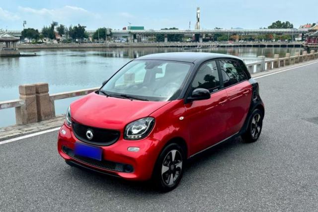 Used smart forfour 2018 0.9T 66 kW Fashion Edition