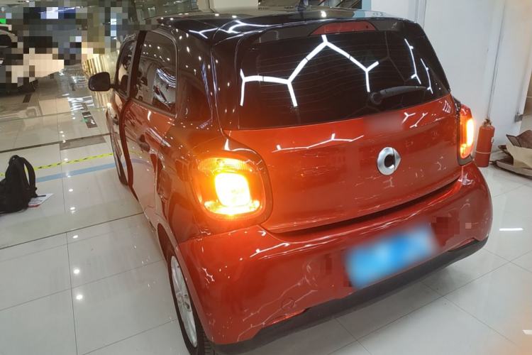 Used smart forfour 2018 1.0L 52 kW Dynamic Edition Rear Left 45 Deg