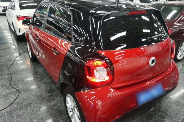 Used smart forfour 2018 1.0L 52 kW Dynamic Edition Rear Left 45 Deg
