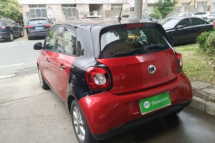 Used smart forfour 2018 1.0L 52 kW Dynamic Edition Rear Left 45 Deg