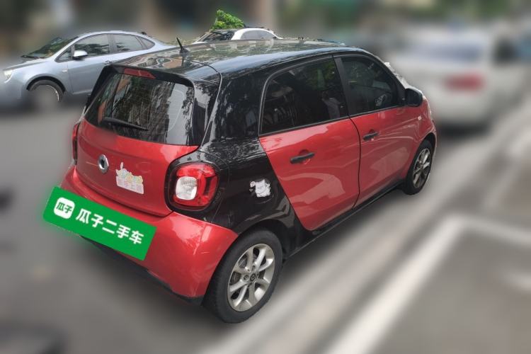 Used smart forfour 2018 1.0L 52 kW Dynamic Edition Rear Right 45 Deg