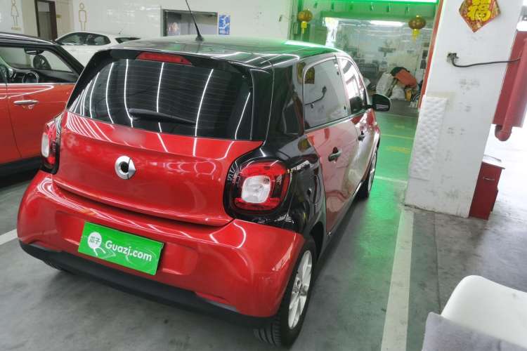 Used smart forfour 2018 1.0L 52 kW Dynamic Edition Rear Right 45 Deg