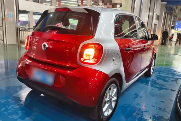 Used smart forfour 2018 1.0L 52 kW Dynamic Edition Rear Right 45 Deg