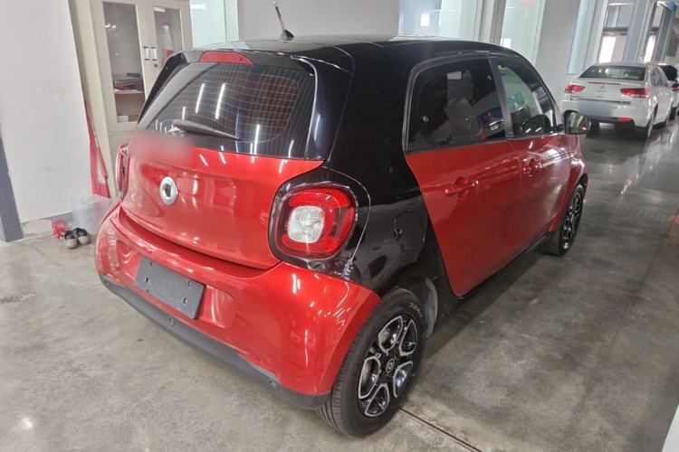 Used smart forfour 2018 0.9T 66 kW Pioneer Edition Rear Right 45 Deg