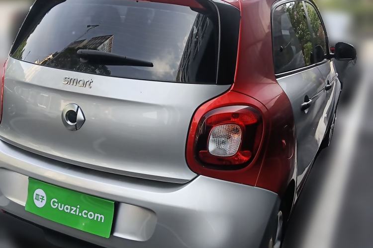 Used smart forfour 2018 1.0L 52 kW Dynamic Edition Rear Right 45 Deg