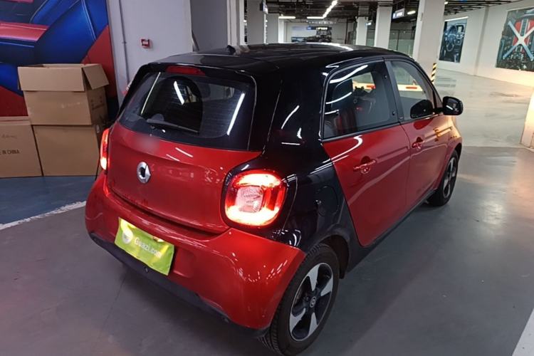 Used smart forfour 2018 0.9T 66 kW Fashion Edition Rear Right 45 Deg