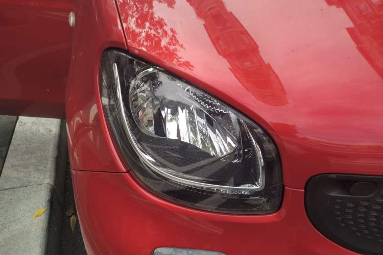 Used smart forfour 2018 1.0L 52 kW Dynamic Edition Right Front Headlight
