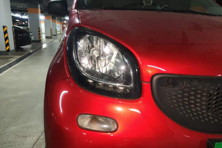 Used smart forfour 2018 1.0L 52 kW Dynamic Edition Right Front Headlight