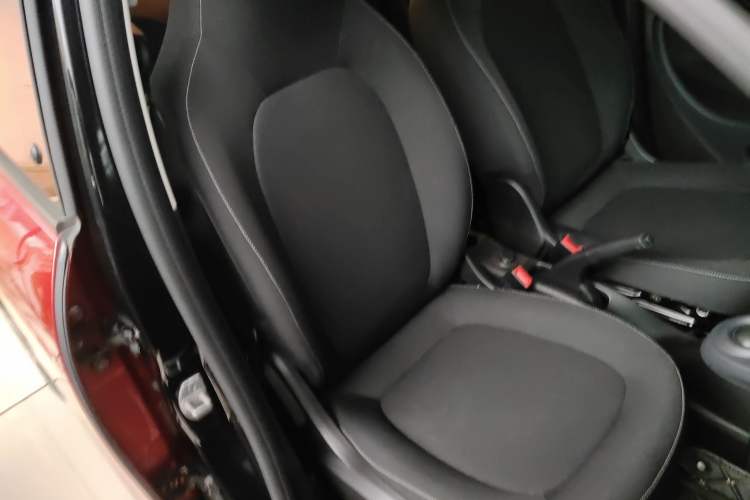 Used smart forfour 2018 1.0L 52kW Passion Edition Right Front Seat