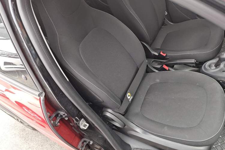 Used smart forfour 2018 1.0L 52kW Passion Edition Right Front Seat