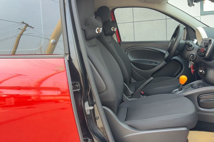 Used smart forfour 2018 1.0L 52 kW Dynamic Edition Right Front Seat